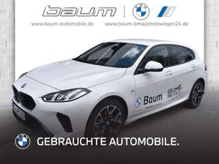 Schräge Frontansicht auf einen BMW 1er-Reihe , freigestellt