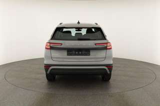 Schräge Frontansicht auf einen Skoda Kodiaq , freigestellt