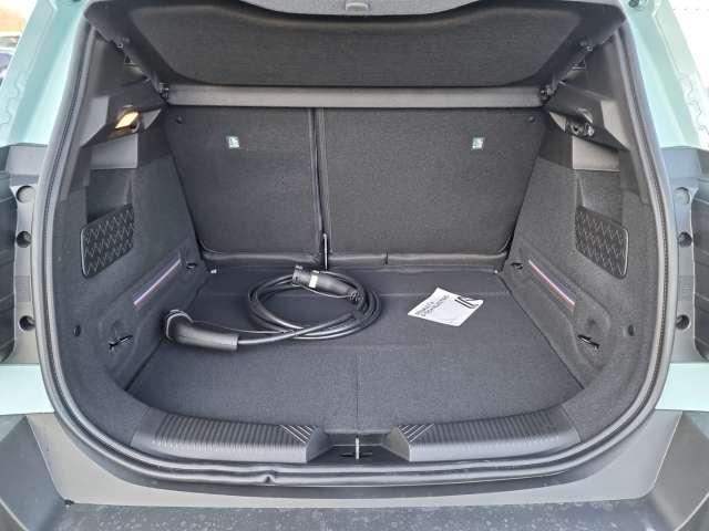 Fahrzeugbild eines Renault 4 E-TECH