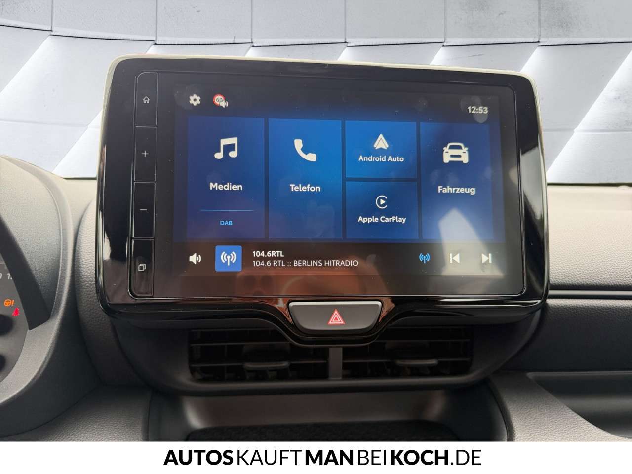 Fahrzeugbild eines Mazda Mazda2 Hybrid