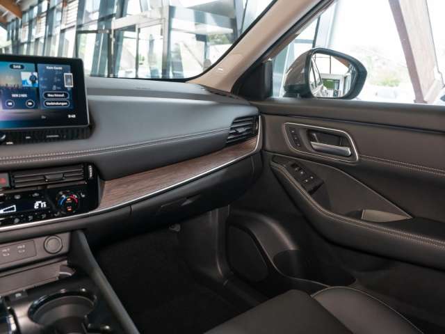 Fahrzeugbild eines Nissan X-TRAIL