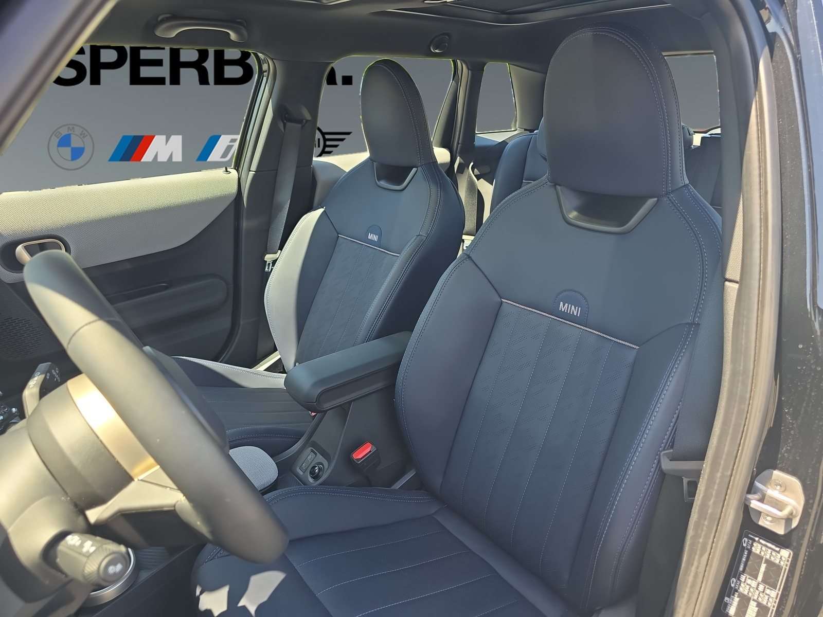Fahrzeugbild eines MINI COOPER