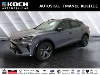 Schräge Frontansicht auf einen CUPRA Formentor , freigestellt