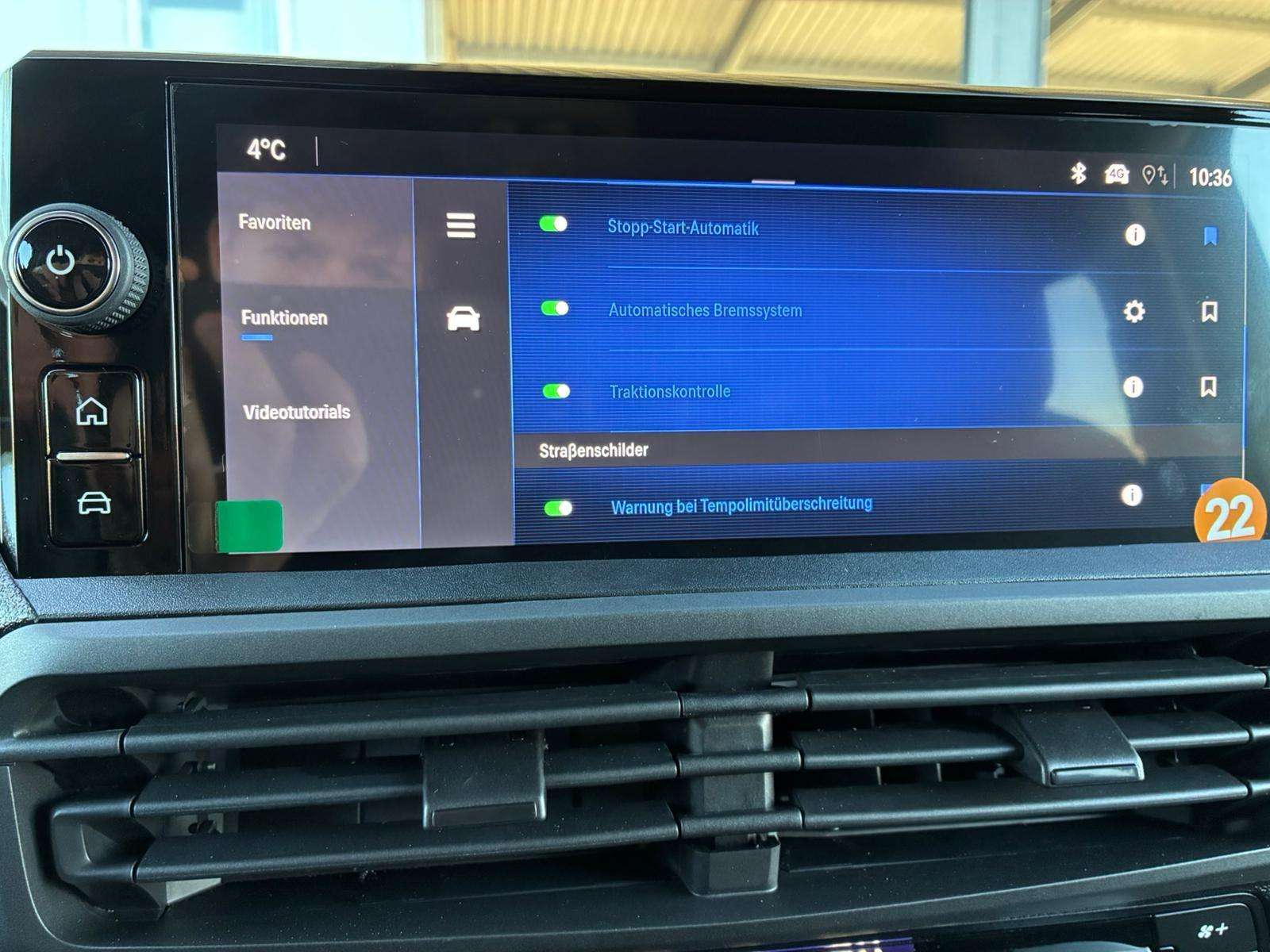 Fahrzeugbild eines Opel Vivaro