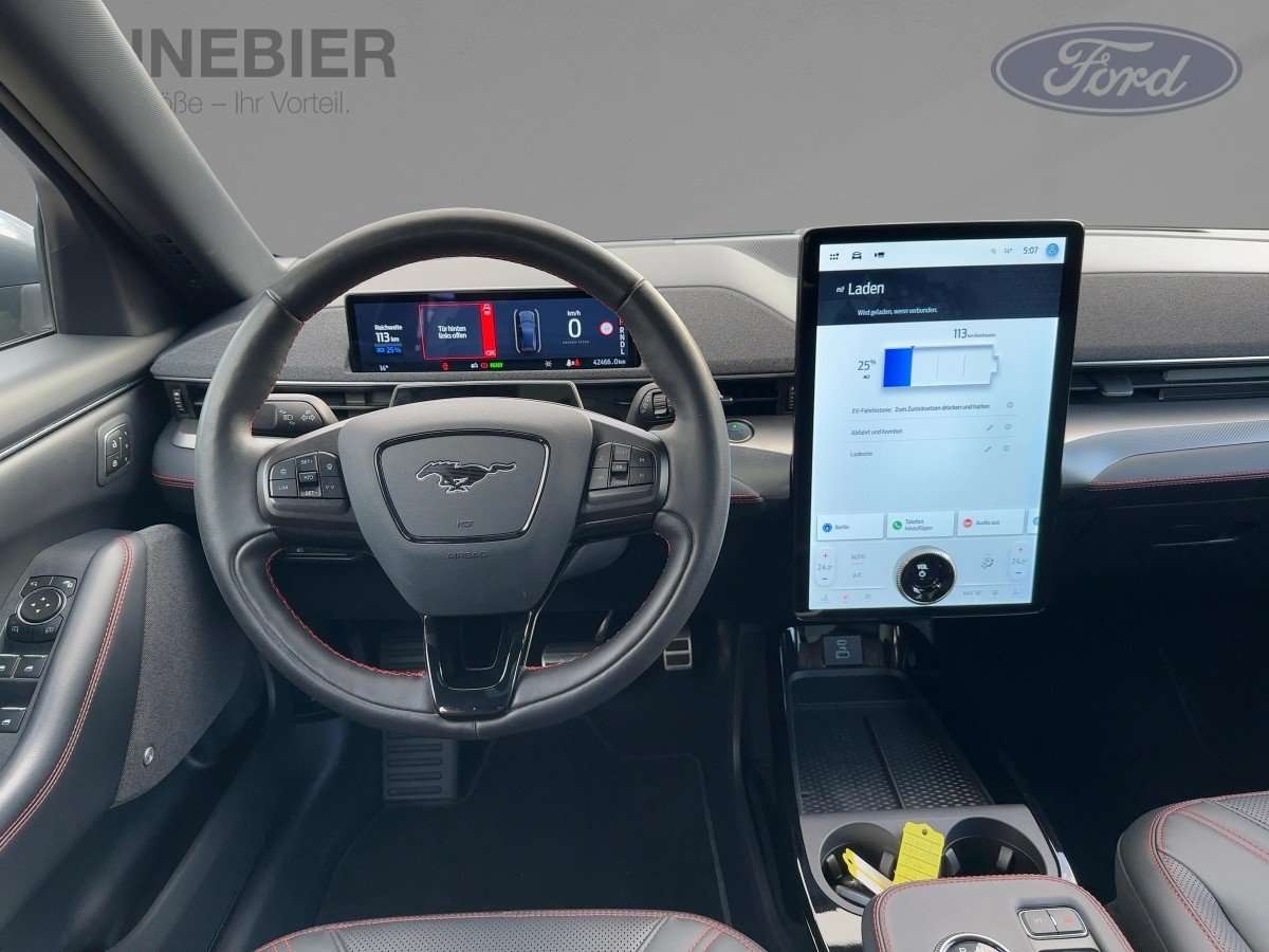 Fahrzeugbild eines Ford Mustang Mach-E