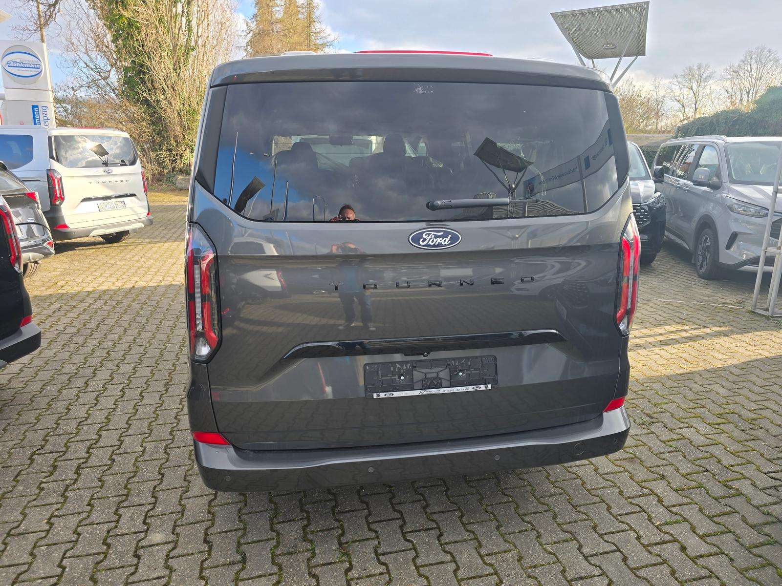 Fahrzeugbild eines Ford Tourneo Custom