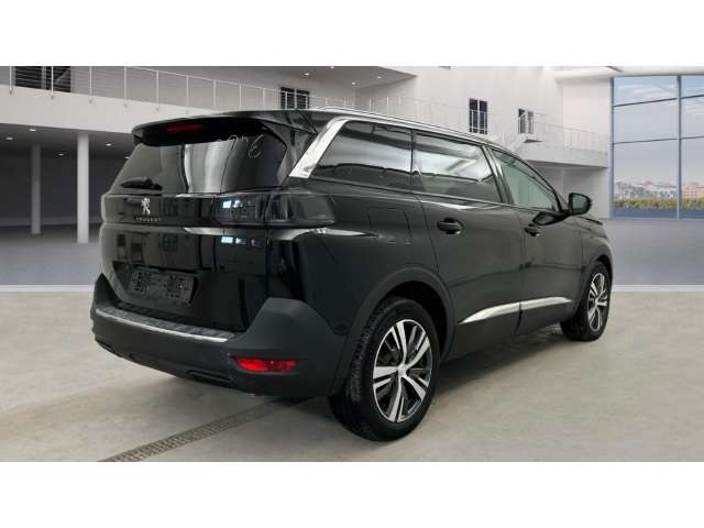 Fahrzeugbild eines Peugeot 5008