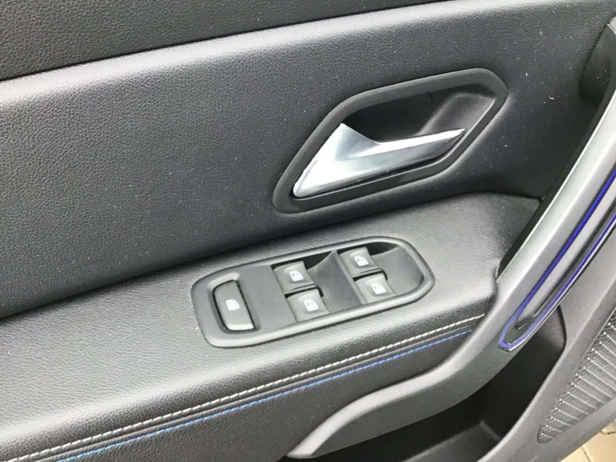 Fahrzeugbild eines Dacia Duster