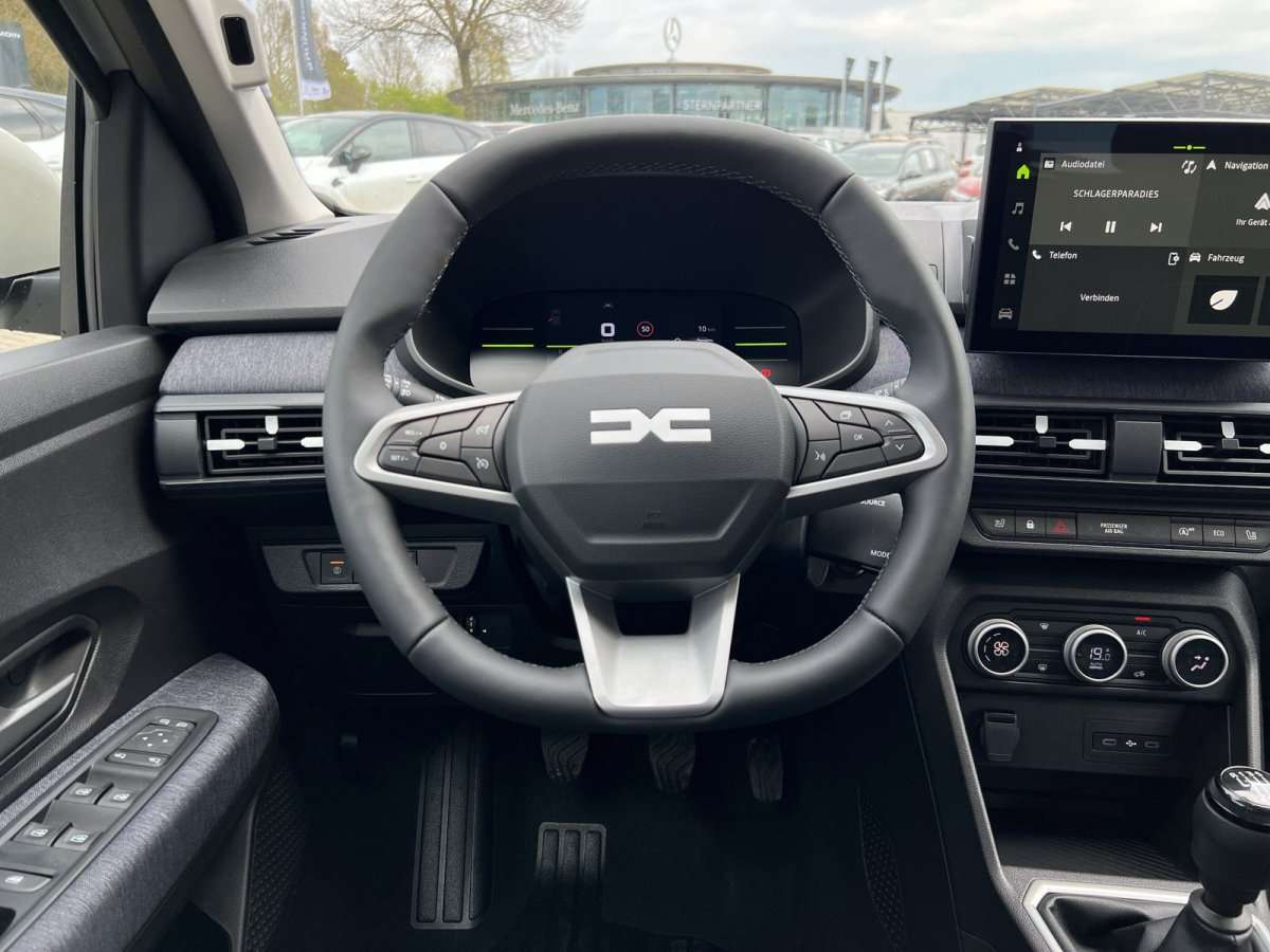 Fahrzeugbild eines Dacia Sandero