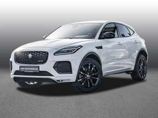 Schräge Frontansicht auf einen Jaguar E-PACE , freigestellt