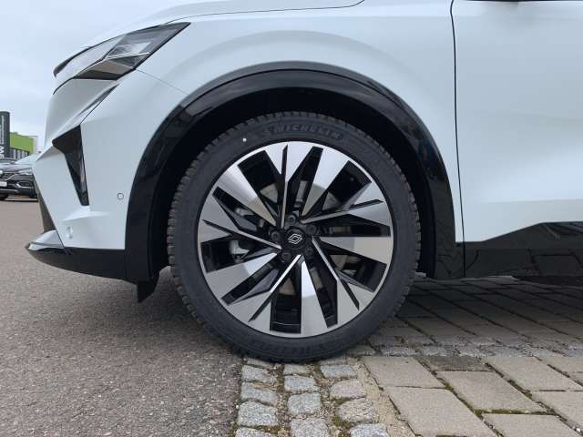 Fahrzeugbild eines Renault Rafale