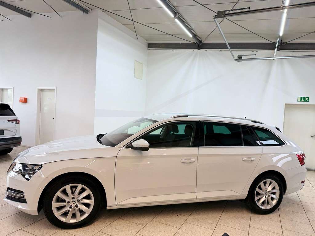 Fahrzeugbild eines Skoda Superb
