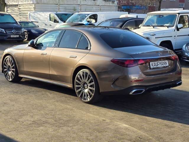 Fahrzeugbild eines Mercedes-Benz E-Klasse