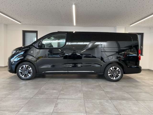 Fahrzeugbild eines Opel Zafira Life
