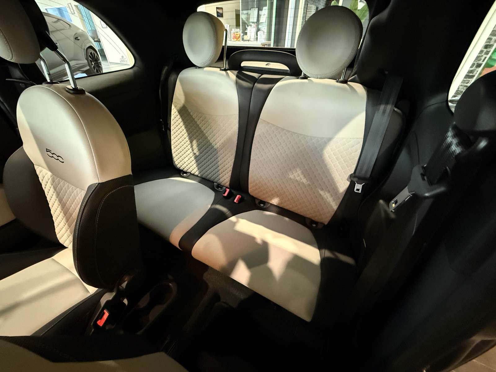 Fahrzeugbild eines Fiat 500