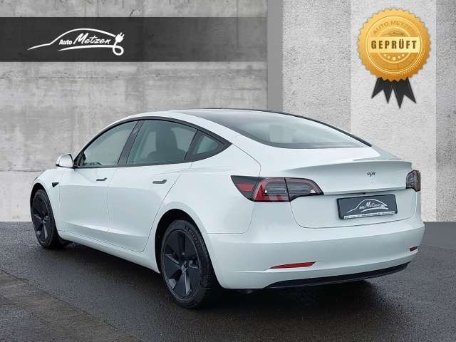 Fahrzeugbild eines TESLA Model 3