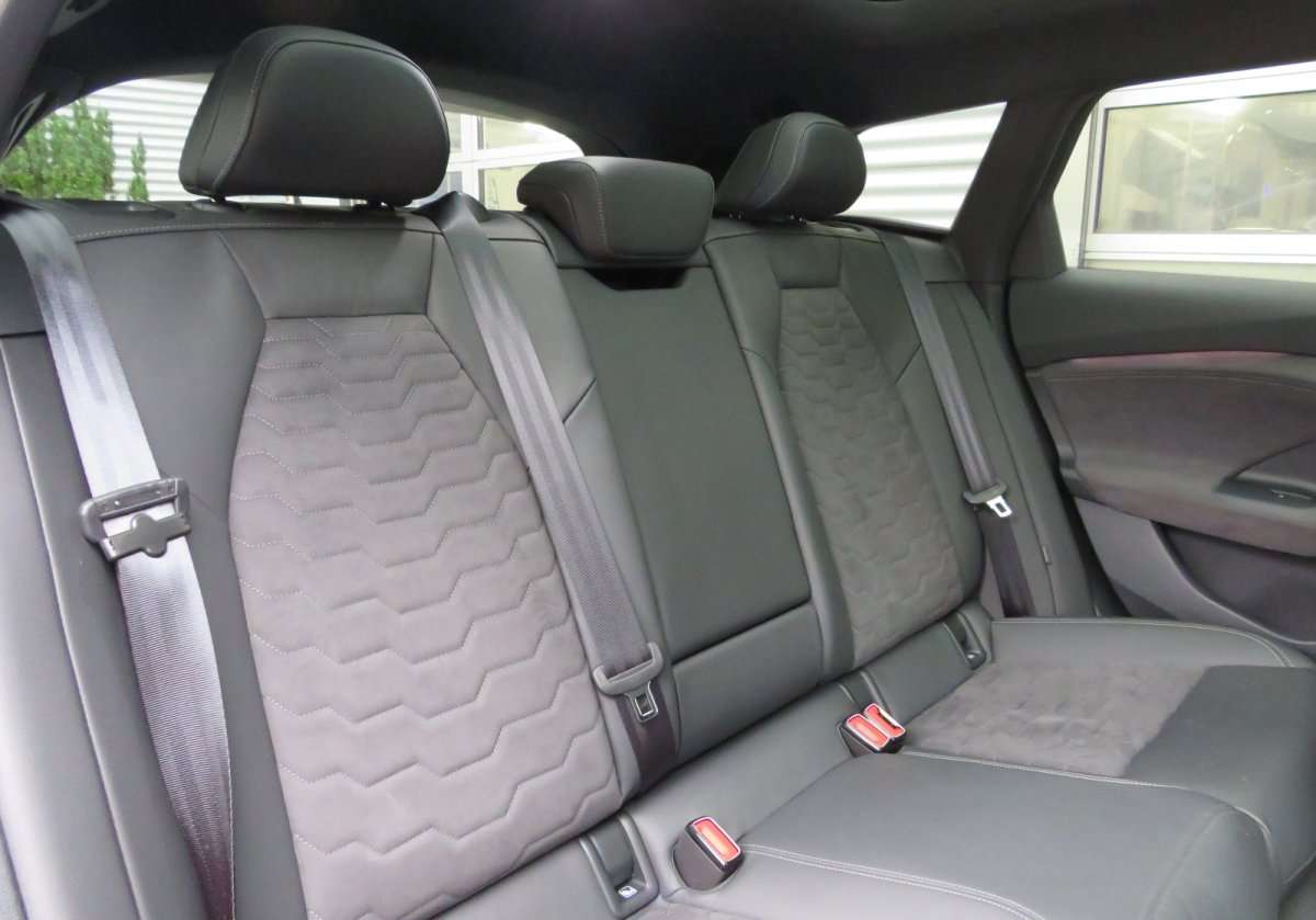Fahrzeugbild eines Audi A6 e-tron