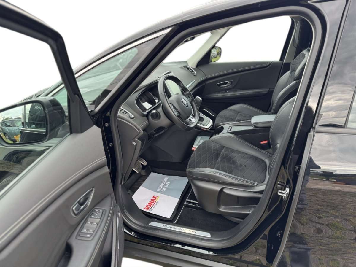 Fahrzeugbild eines Renault Grand Scénic