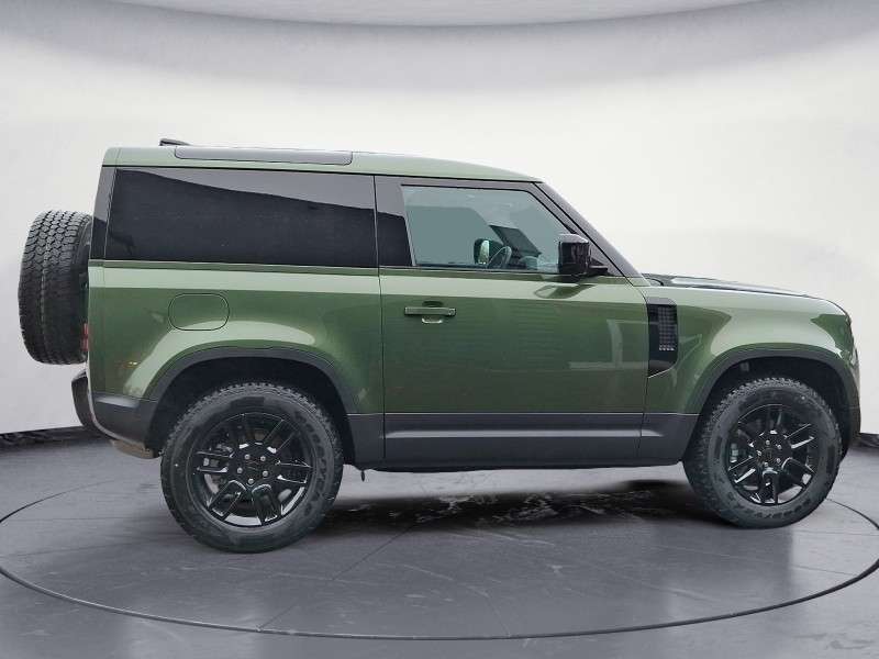 Fahrzeugbild eines Land Rover Defender