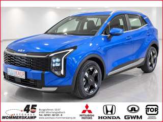 Schräge Frontansicht auf einen Kia Sportage , freigestellt
