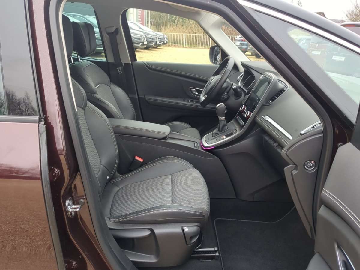 Fahrzeugbild eines Renault Grand Scénic