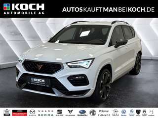 Schräge Frontansicht auf einen CUPRA Ateca , freigestellt