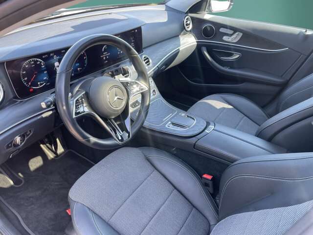 Fahrzeugbild eines Mercedes-Benz E-Klasse
