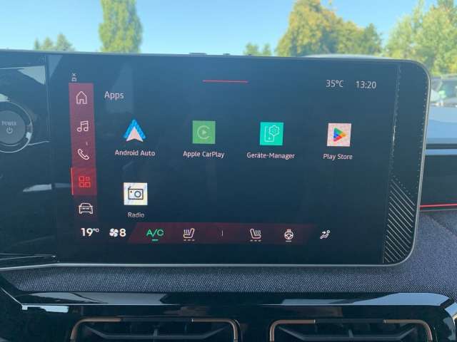 Fahrzeugbild eines Renault 4 E-TECH