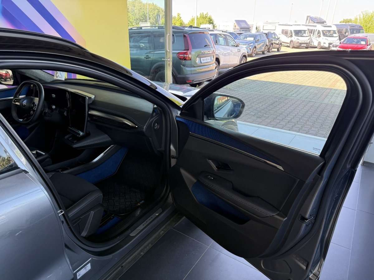 Fahrzeugbild eines Renault Scenic E-TECH