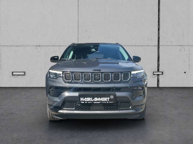 Fahrzeugbild eines Jeep Compass