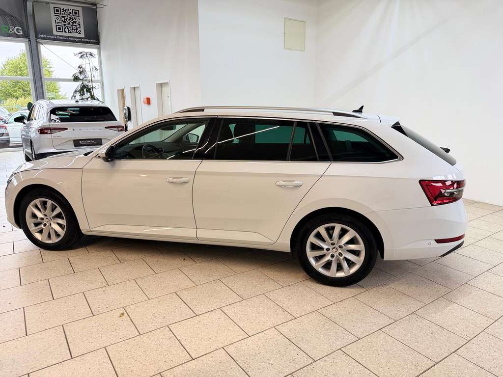 Fahrzeugbild eines Skoda Superb
