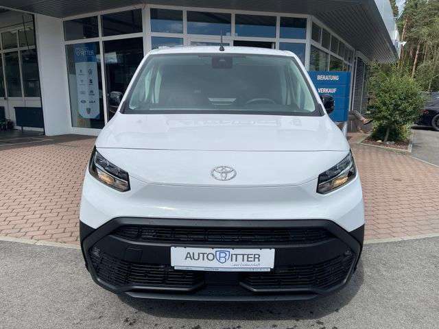 Fahrzeugbild eines Toyota Proace City