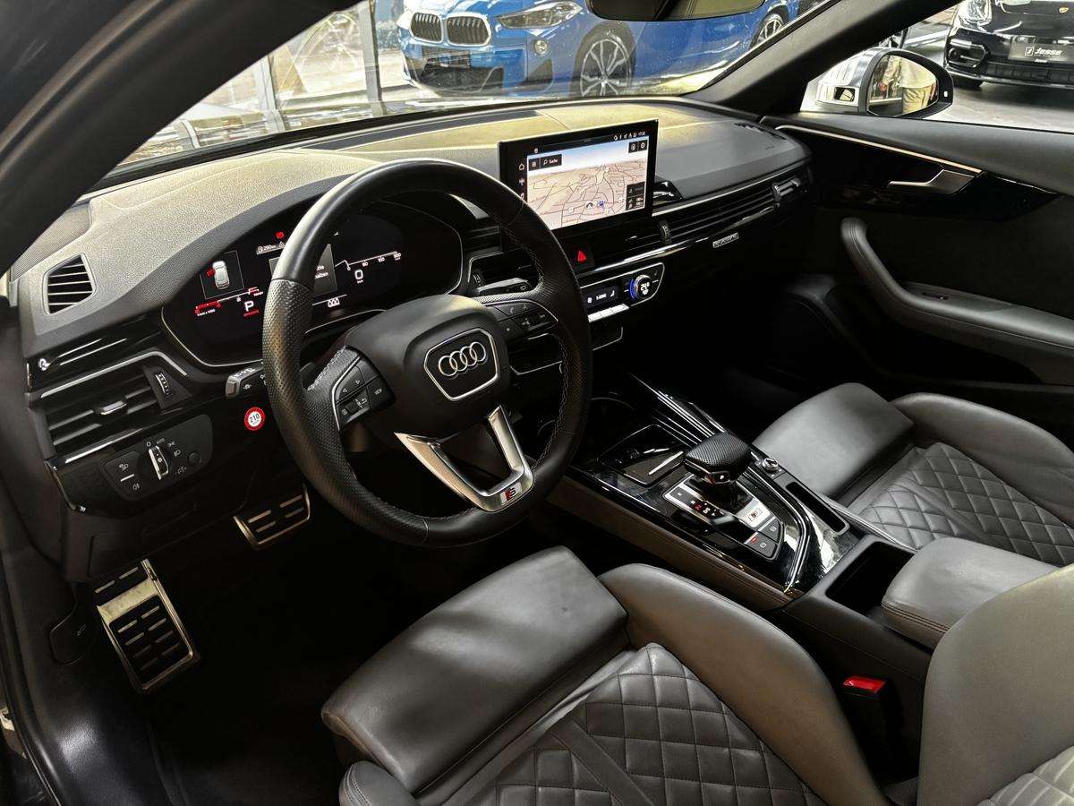 Fahrzeugbild eines Audi S4