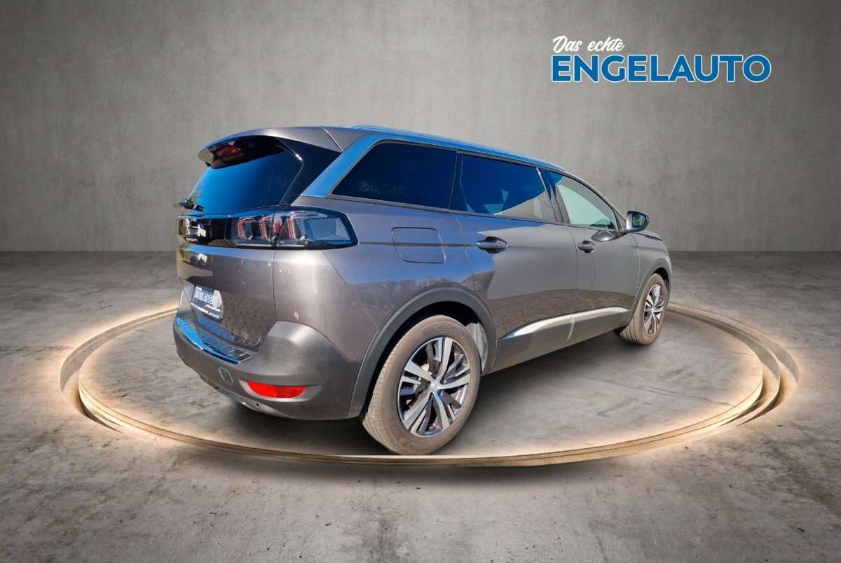 Fahrzeugbild eines Peugeot 5008