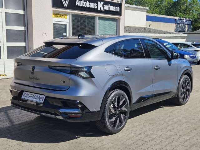 Fahrzeugbild eines Renault Rafale