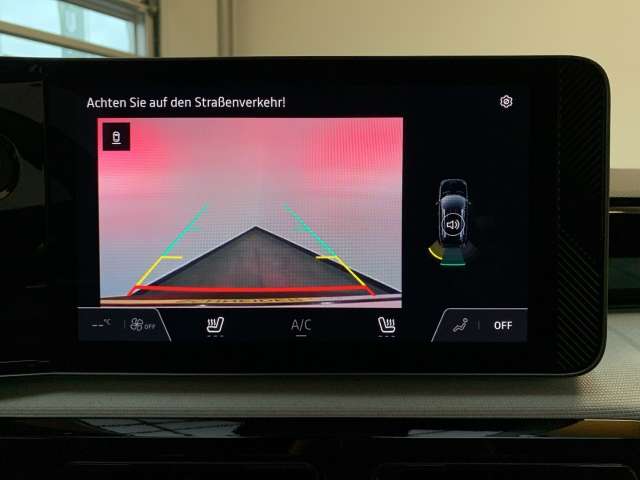 Fahrzeugbild eines Renault 4 E-TECH