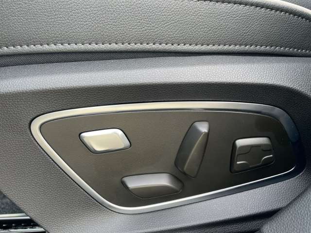 Fahrzeugbild eines Renault Scenic E-TECH