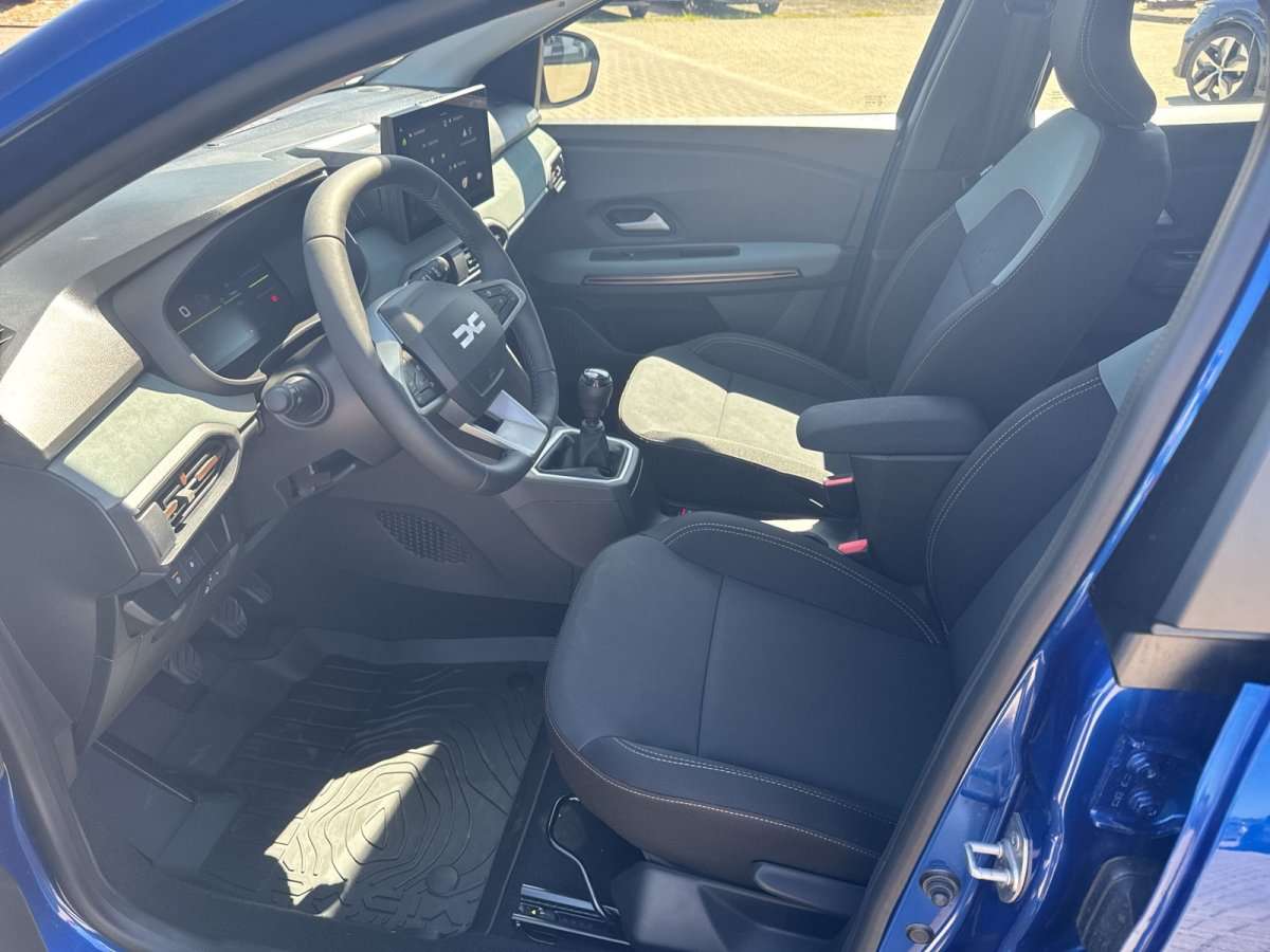 Fahrzeugbild eines Dacia Sandero