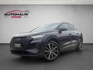 Schräge Frontansicht auf einen Audi Q4 e-tron , freigestellt