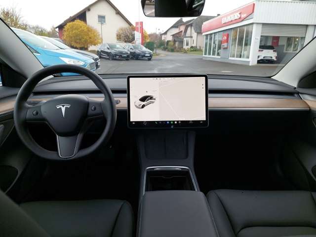 Fahrzeugbild eines TESLA Model 3