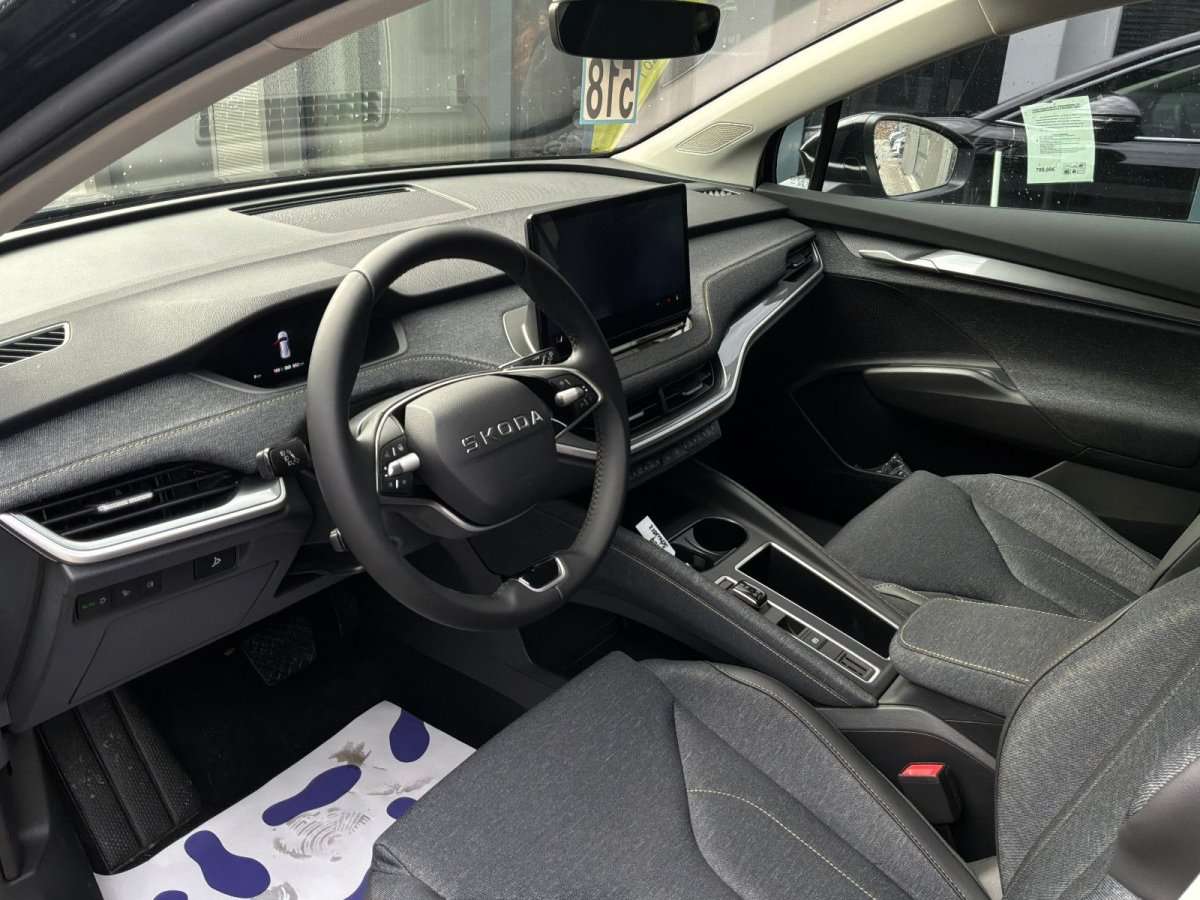 Fahrzeugbild eines Skoda ELROQ