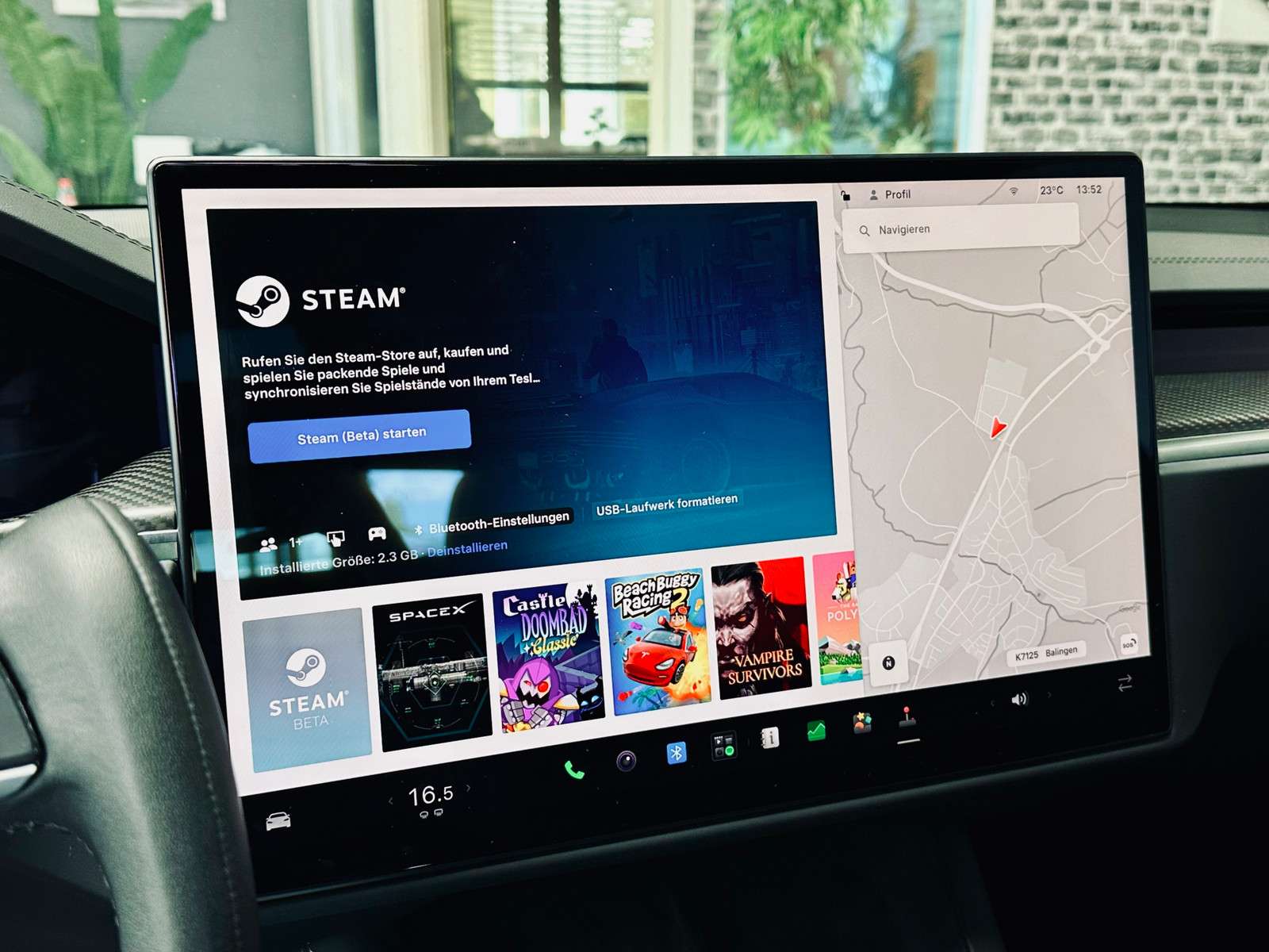 Fahrzeugbild eines TESLA Model S