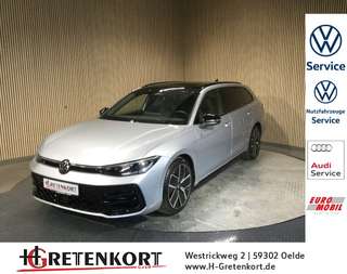 Schräge Frontansicht auf einen Volkswagen Passat , freigestellt