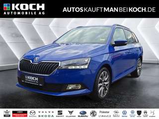 Schräge Frontansicht auf einen Skoda Fabia , freigestellt