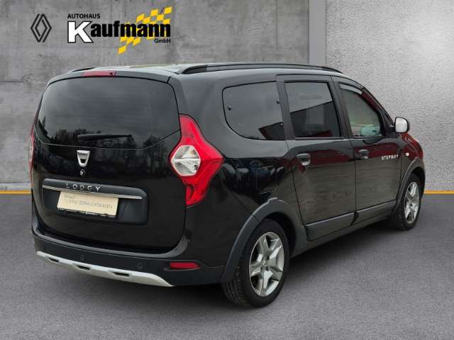 Fahrzeugbild eines Dacia Lodgy