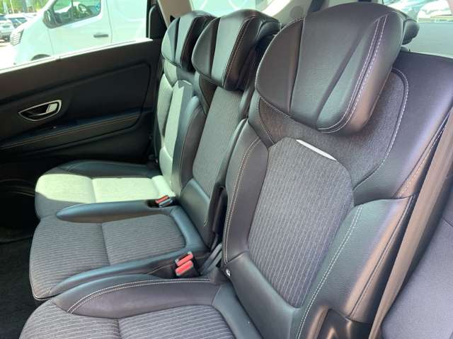 Fahrzeugbild eines Renault Grand Scénic