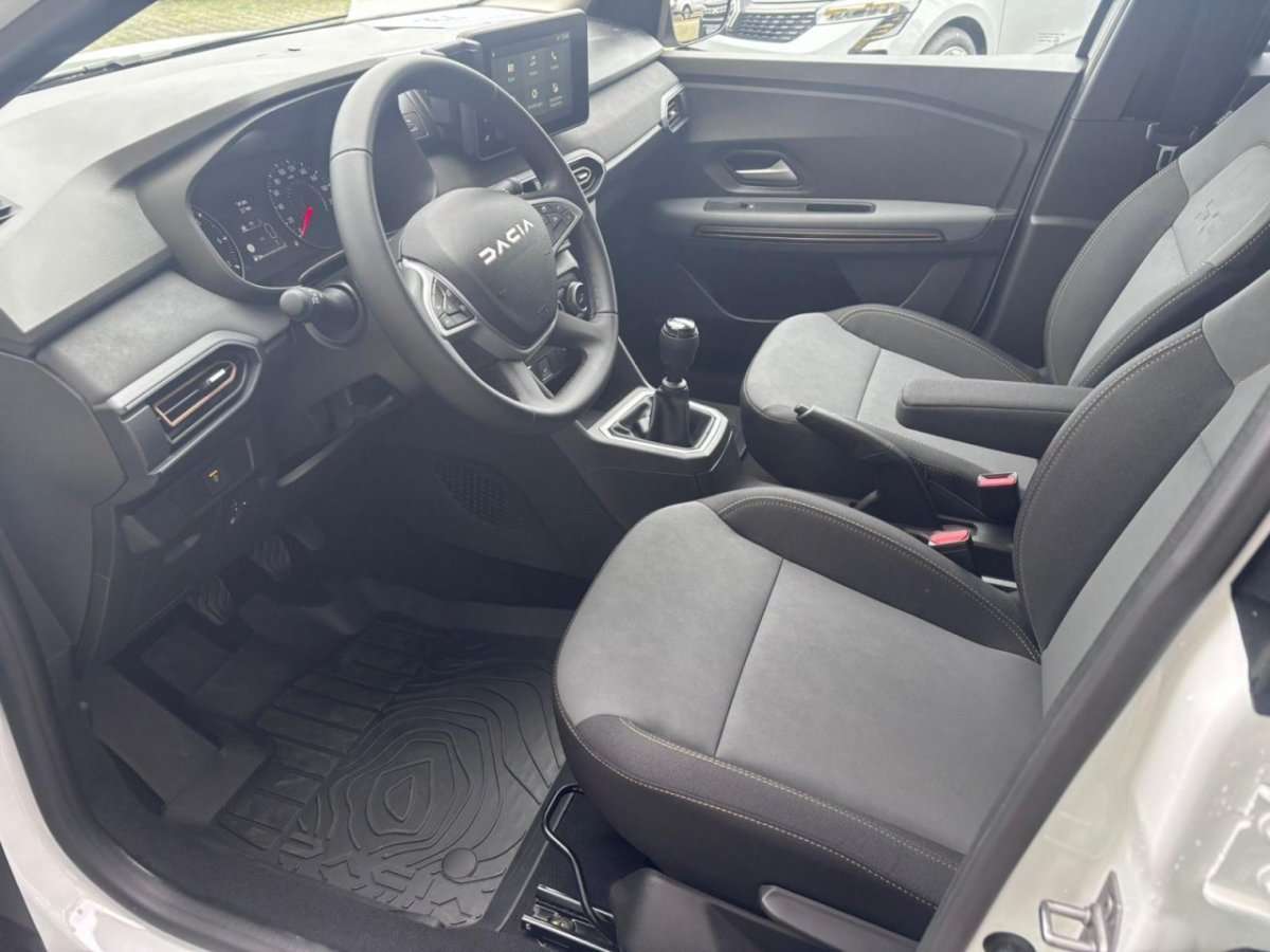 Fahrzeugbild eines Dacia Jogger