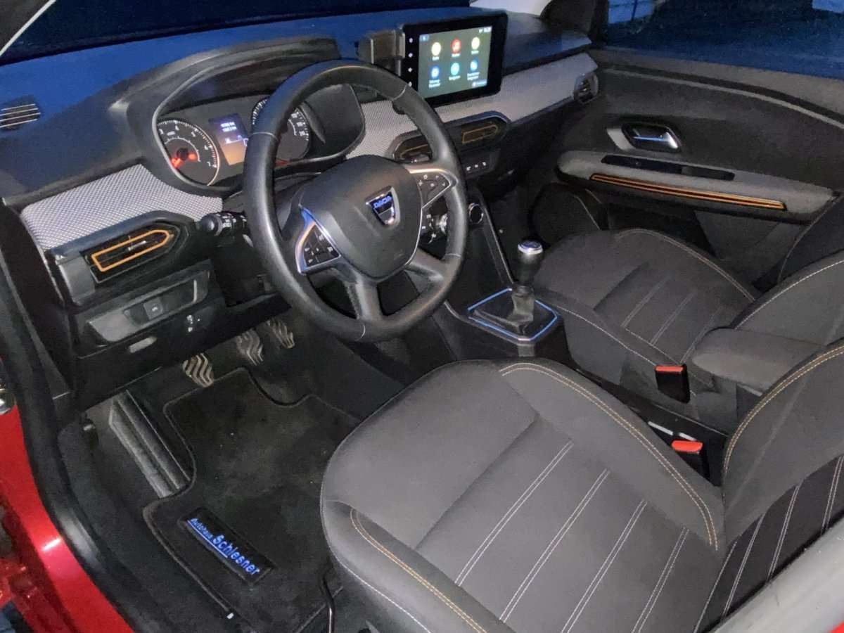 Fahrzeugbild eines Dacia Sandero