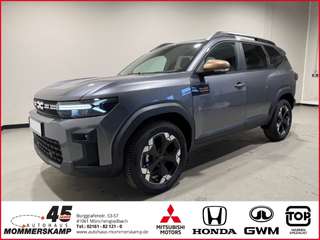 Schräge Frontansicht auf einen Dacia Bigster , freigestellt