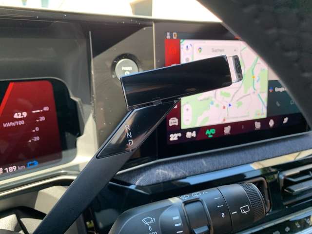 Fahrzeugbild eines Renault 4 E-TECH